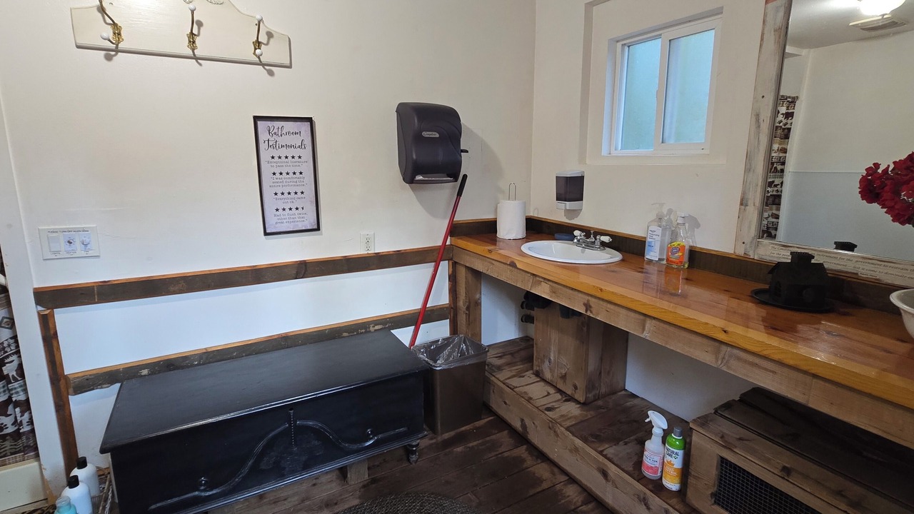 Photo of Bathroom in Shingletown