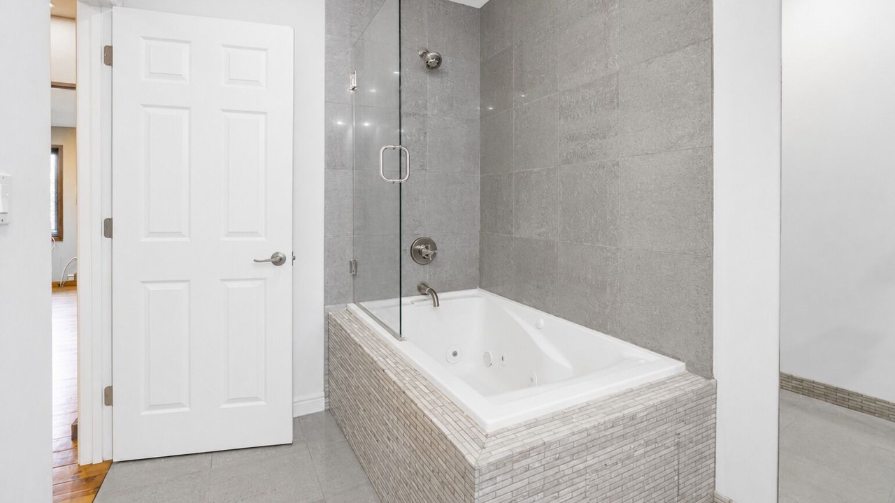 Photo of Bathroom in Van Nuys