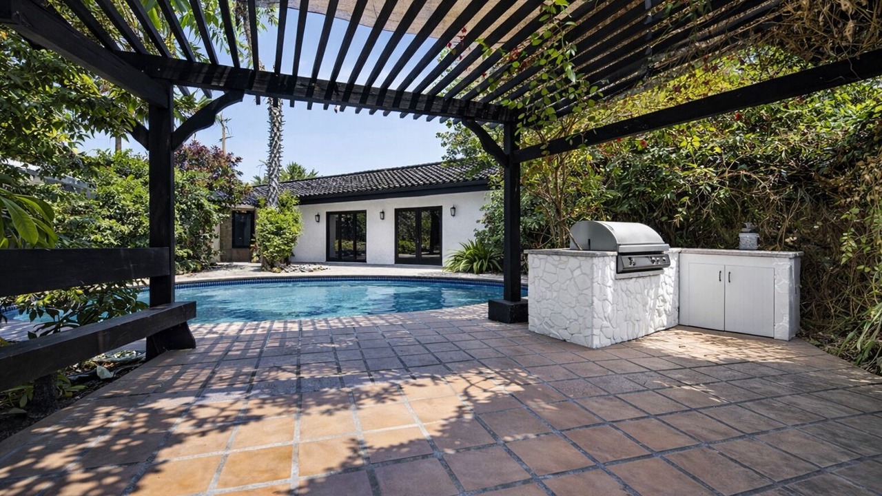 Photo of Patio Balcony in Van Nuys
