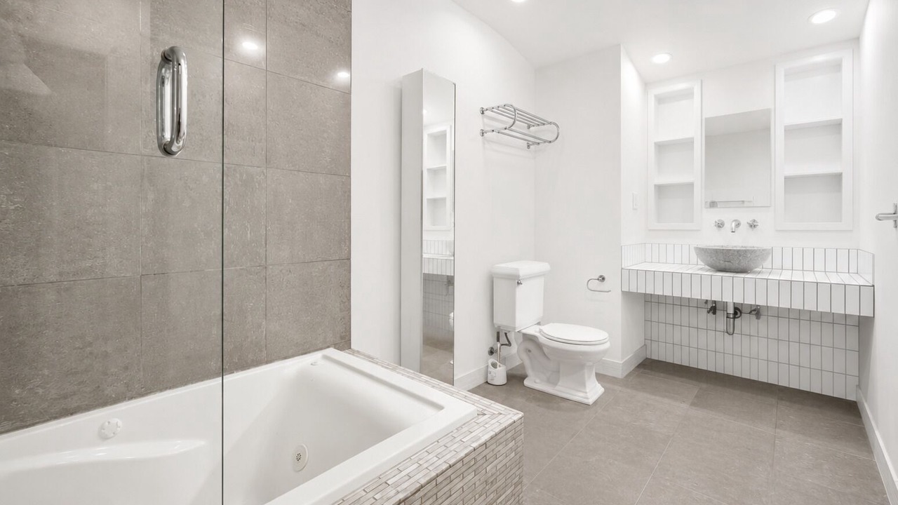 Photo of Bathroom in Van Nuys