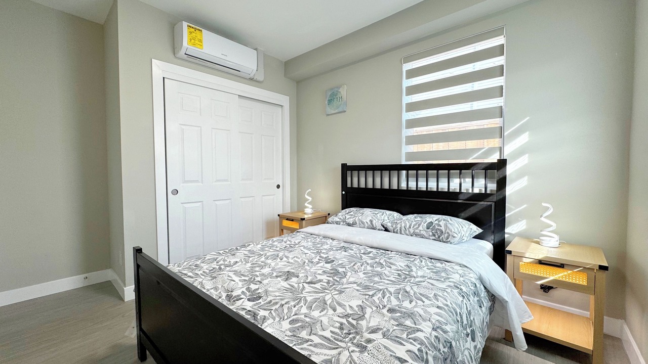 Photo of Bedroom in Emeryville