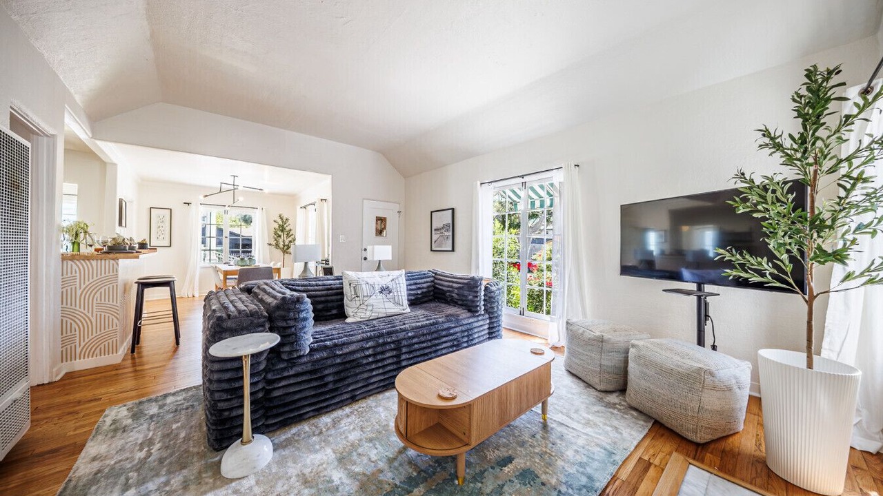 Photo of Livingroom in Carlson Park