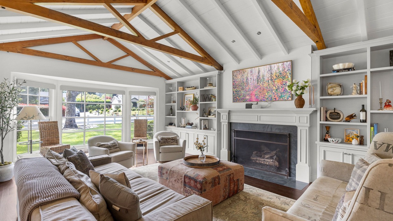 Photo of Livingroom in Alamo