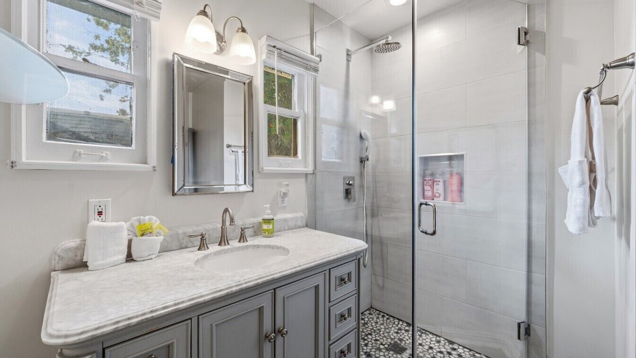 Photo of Bathroom in Valley Glen