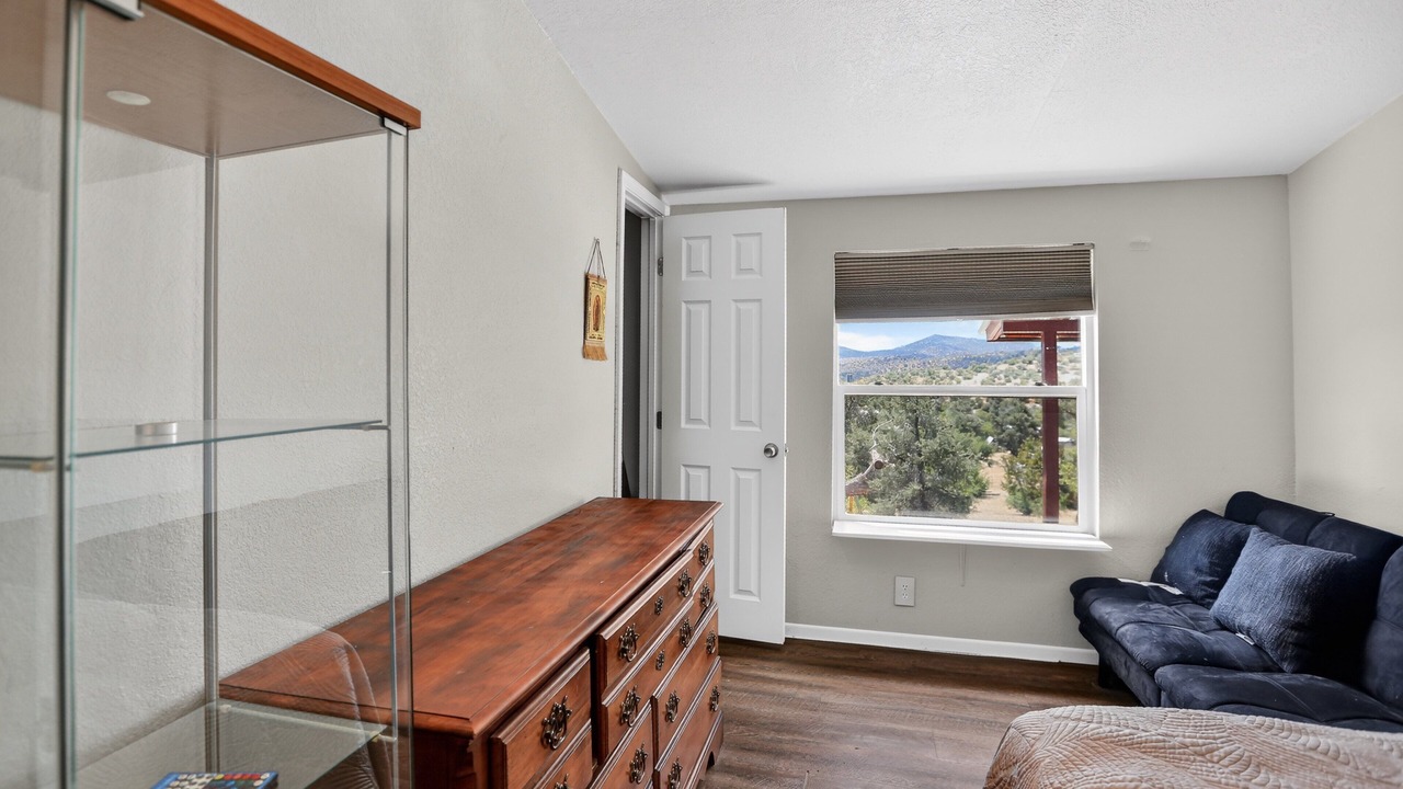 Photo of Bedroom in Tehachapi
