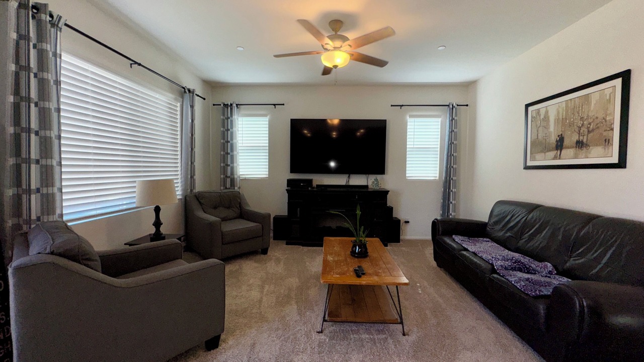 Photo of Livingroom in Victorville