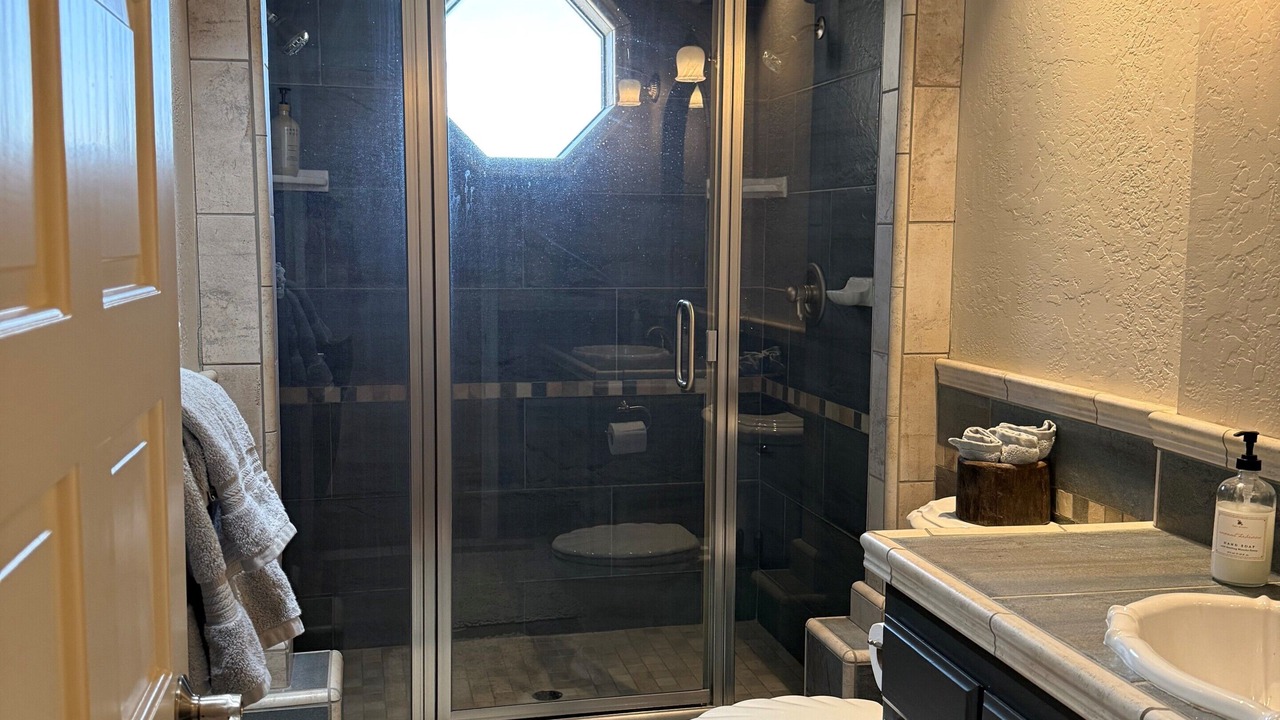 Photo of Bathroom in Lakehead