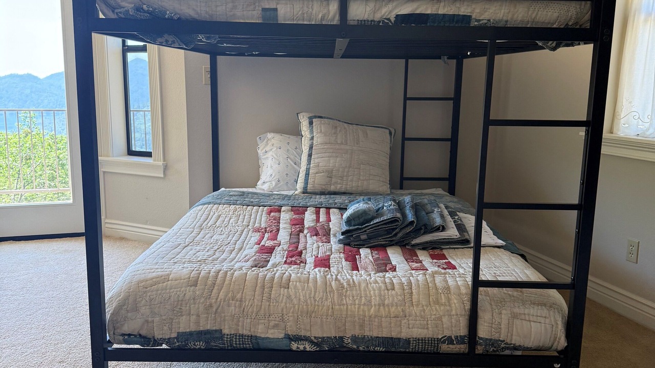 Photo of Bedroom in Lakehead