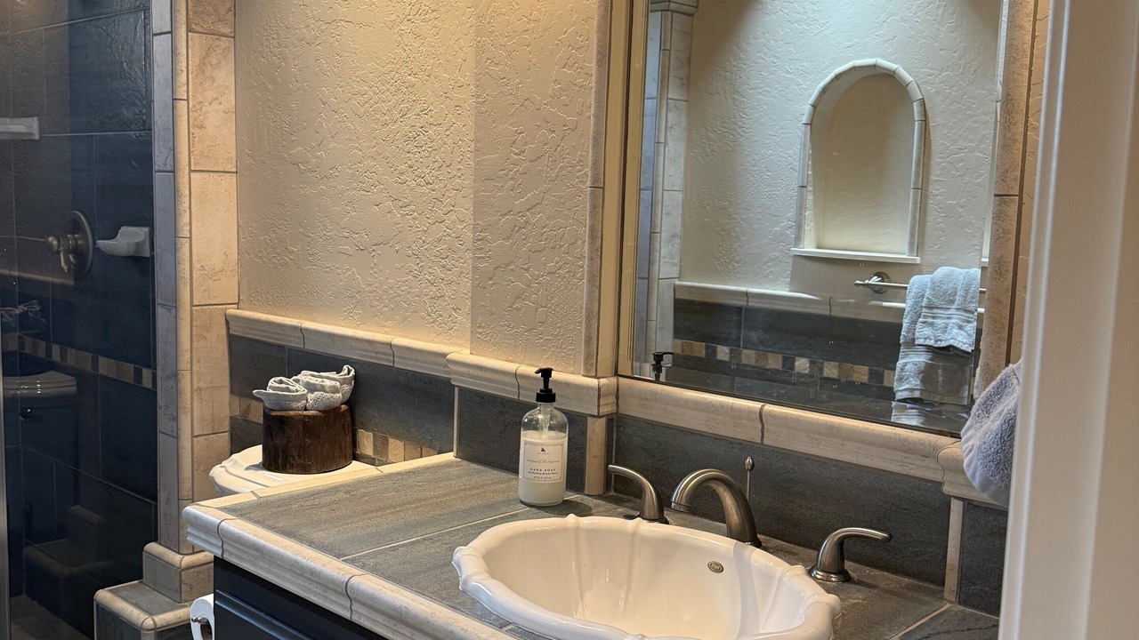 Photo of Bathroom in Lakehead