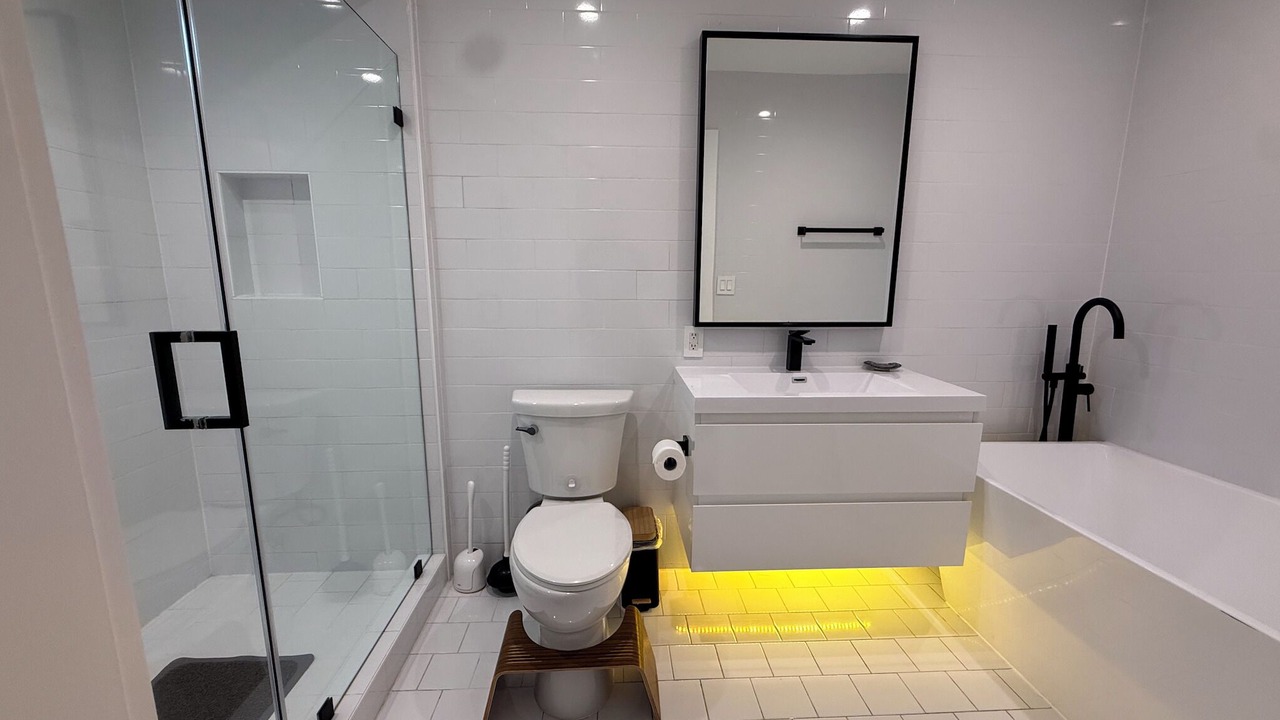 Photo of Bathroom in Van Nuys