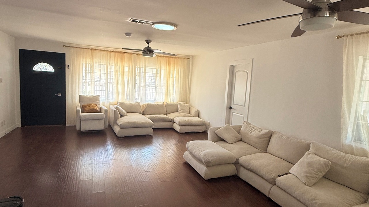 Photo of Livingroom in Winnetka