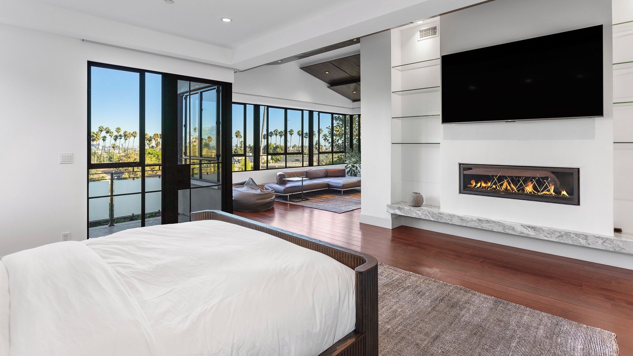 Photo of Bedroom in Nichols Canyon