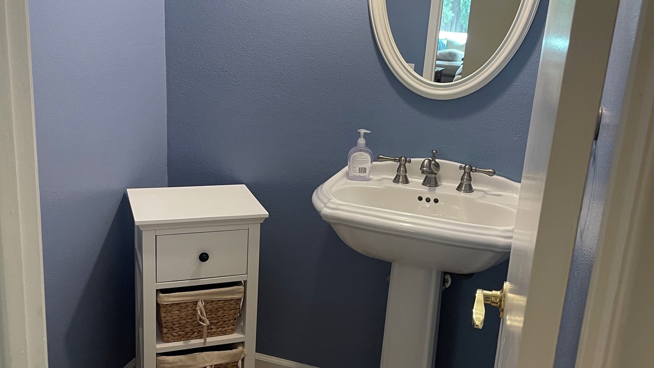 Photo of Bathroom in Thousand Oaks