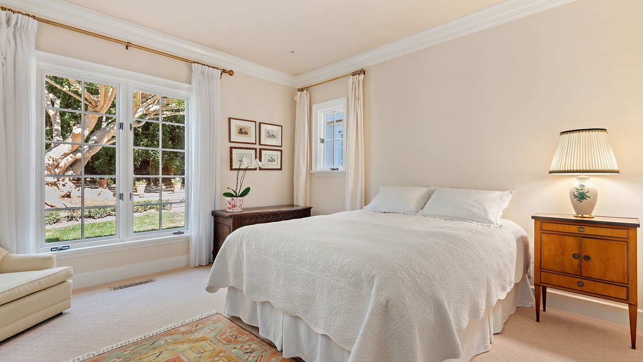Photo of Bedroom in Hedgerow