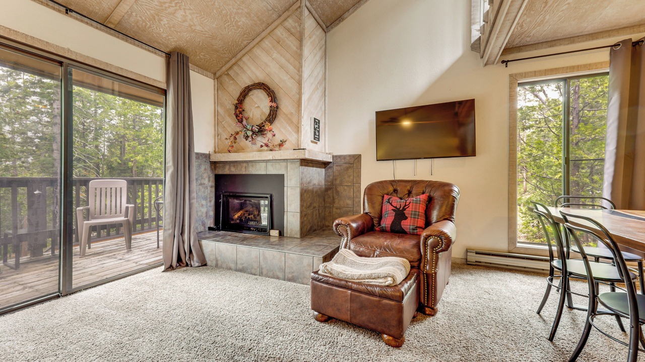 Photo of Livingroom in Shaver Lake
