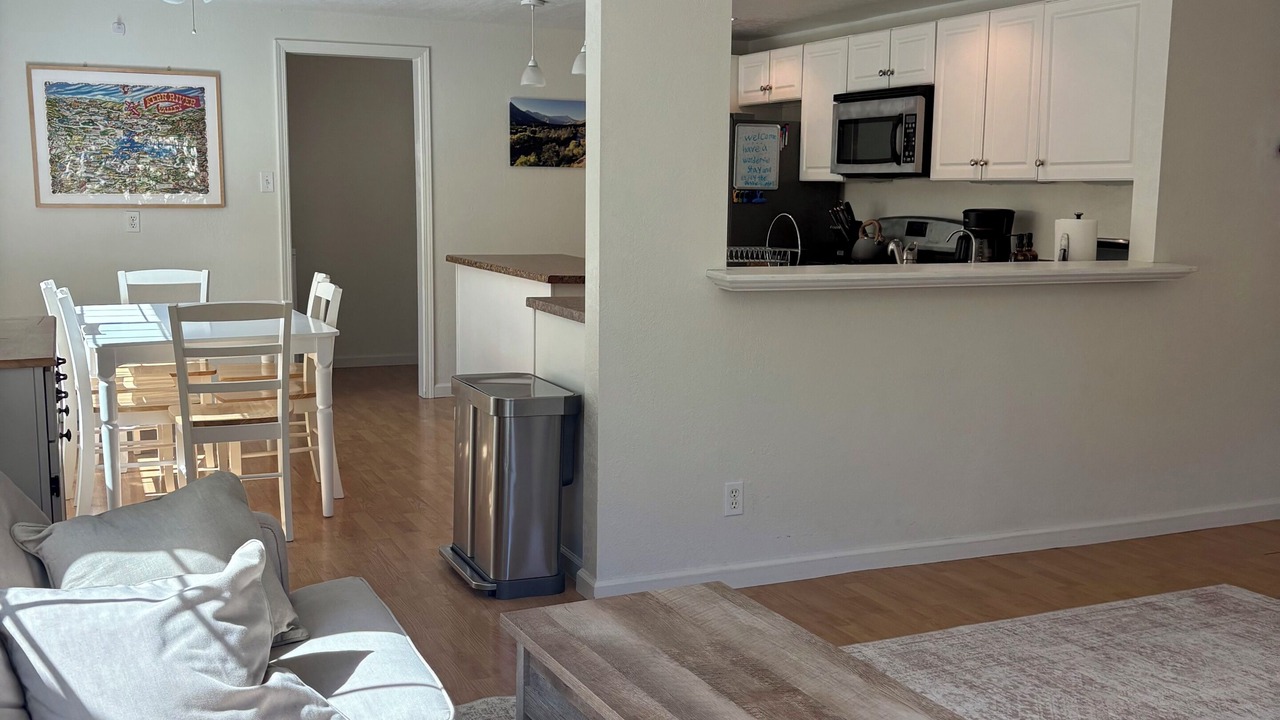 Photo of Livingroom in Kernville