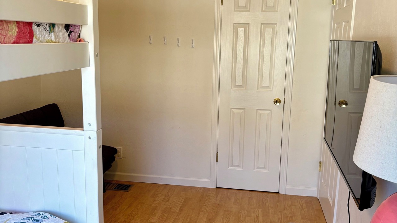 Photo of Bedroom in Kernville
