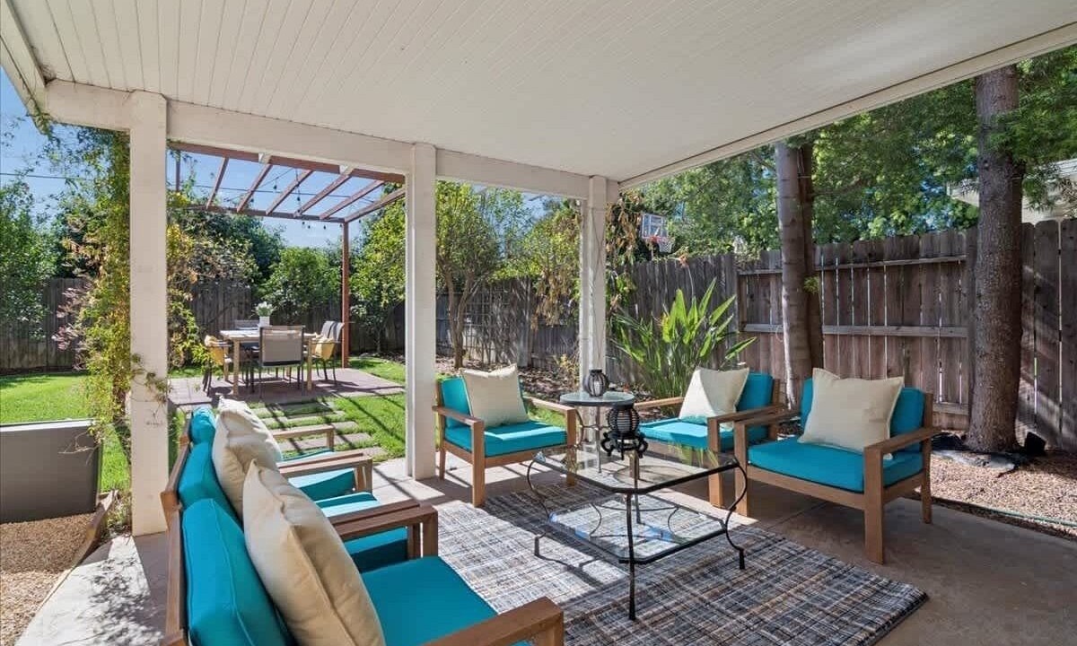 Photo of Outdoor in Valley Village
