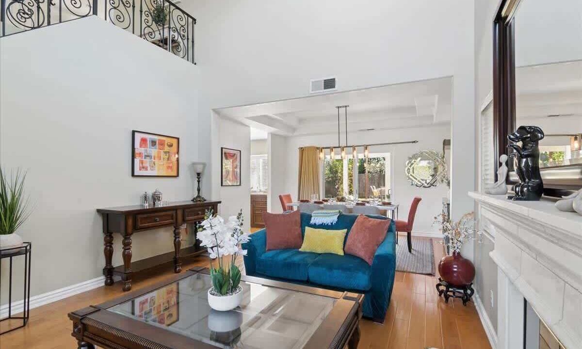 Photo of Livingroom in Valley Village