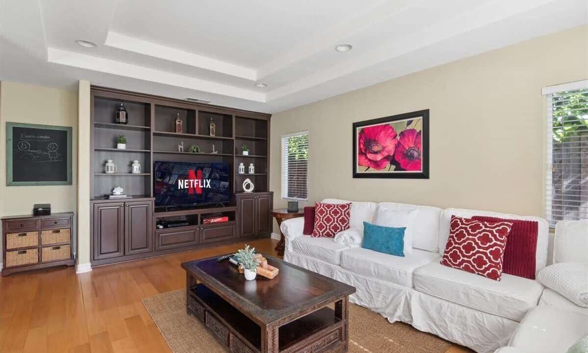 Photo of Livingroom in Valley Village