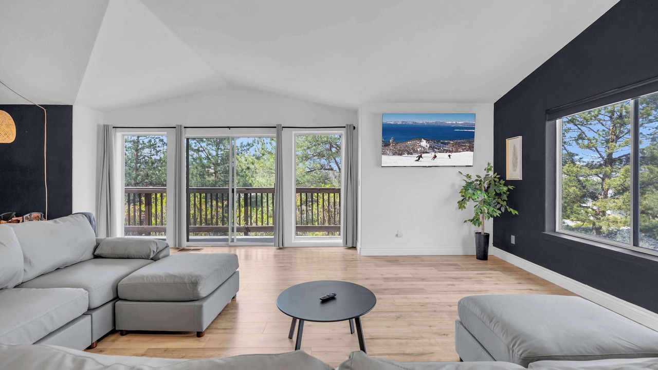 Photo of Livingroom in Virginia Foothills