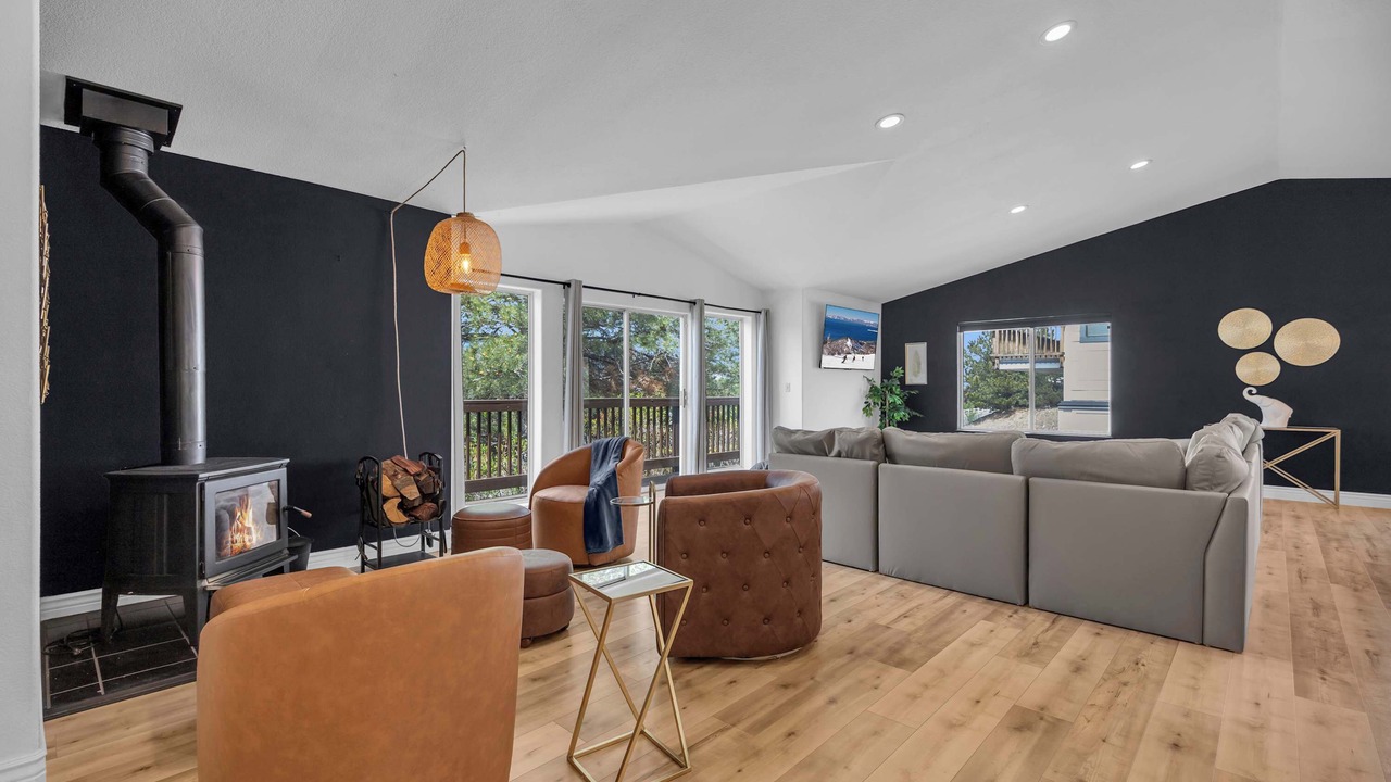 Photo of Livingroom in Virginia Foothills