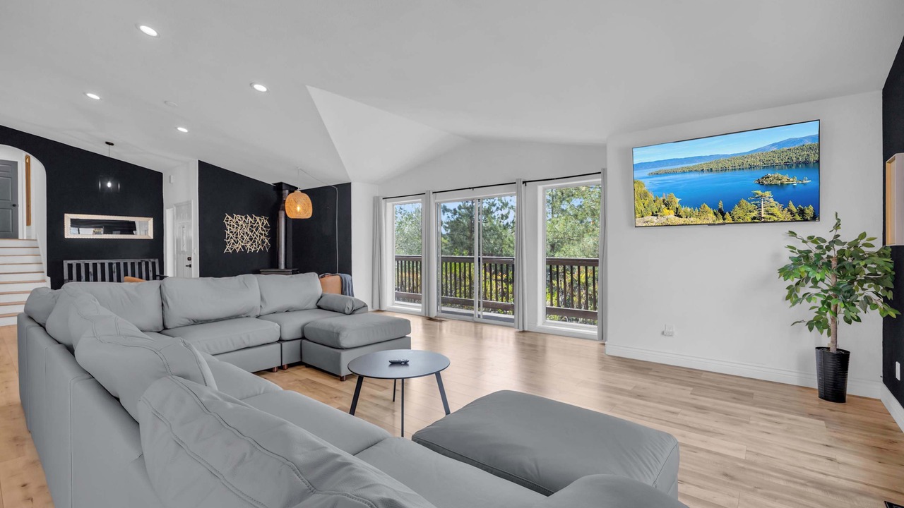 Photo of Livingroom in Virginia Foothills