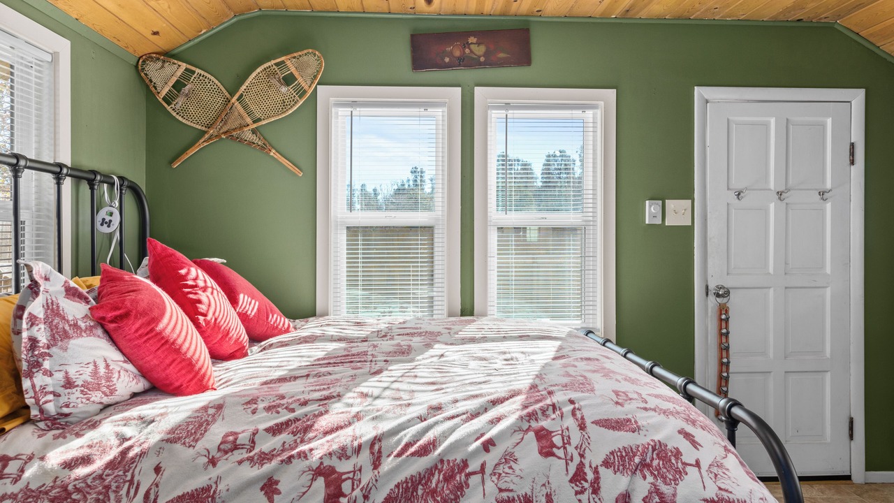 Photo of Bedroom in Frazier Park