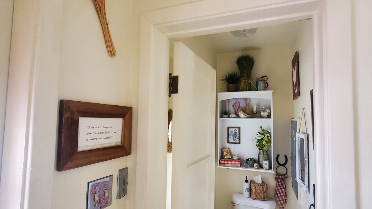 Photo of Bathroom in Lone Pine