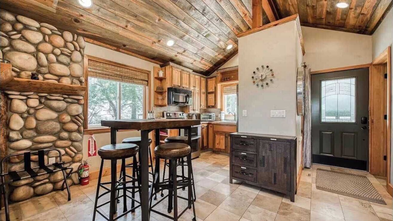 Photo of Kitchen in Shaver Lake