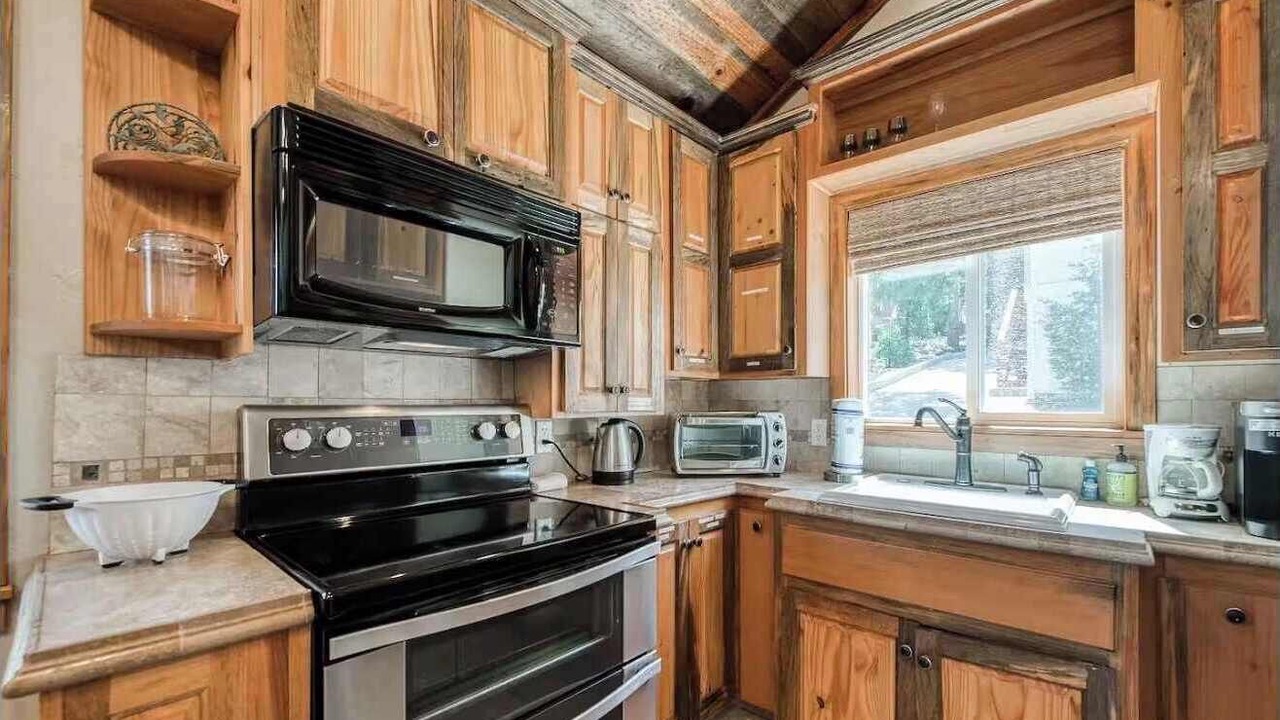 Photo of Kitchen in Shaver Lake
