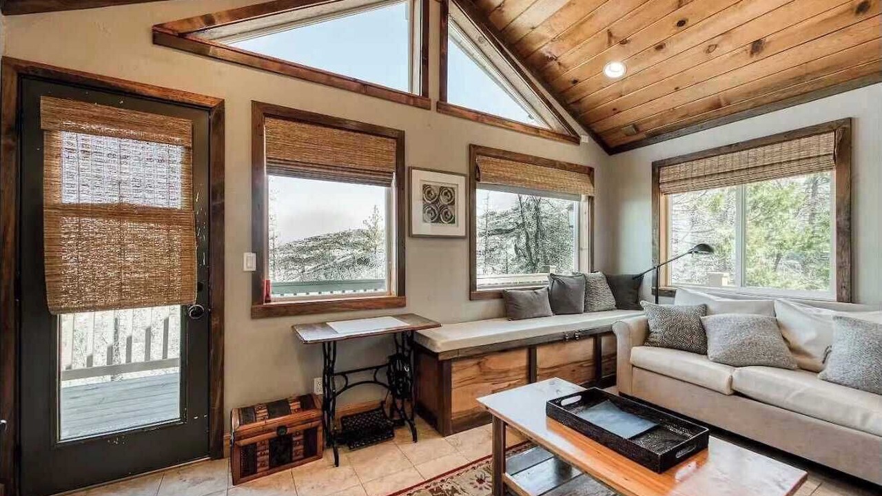 Photo of Livingroom in Shaver Lake