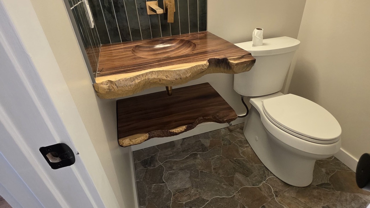 Photo of Bathroom in Fish Camp