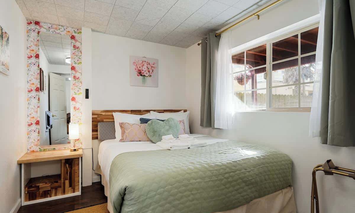 Photo of Bedroom in Sharp Park