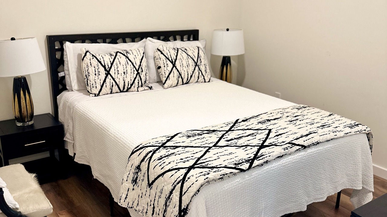 Photo of Bedroom in Lakeport