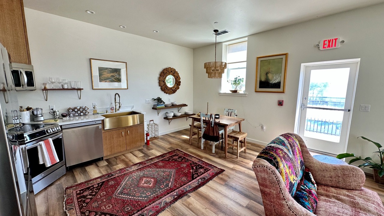 Photo of Livingroom in Lakeport