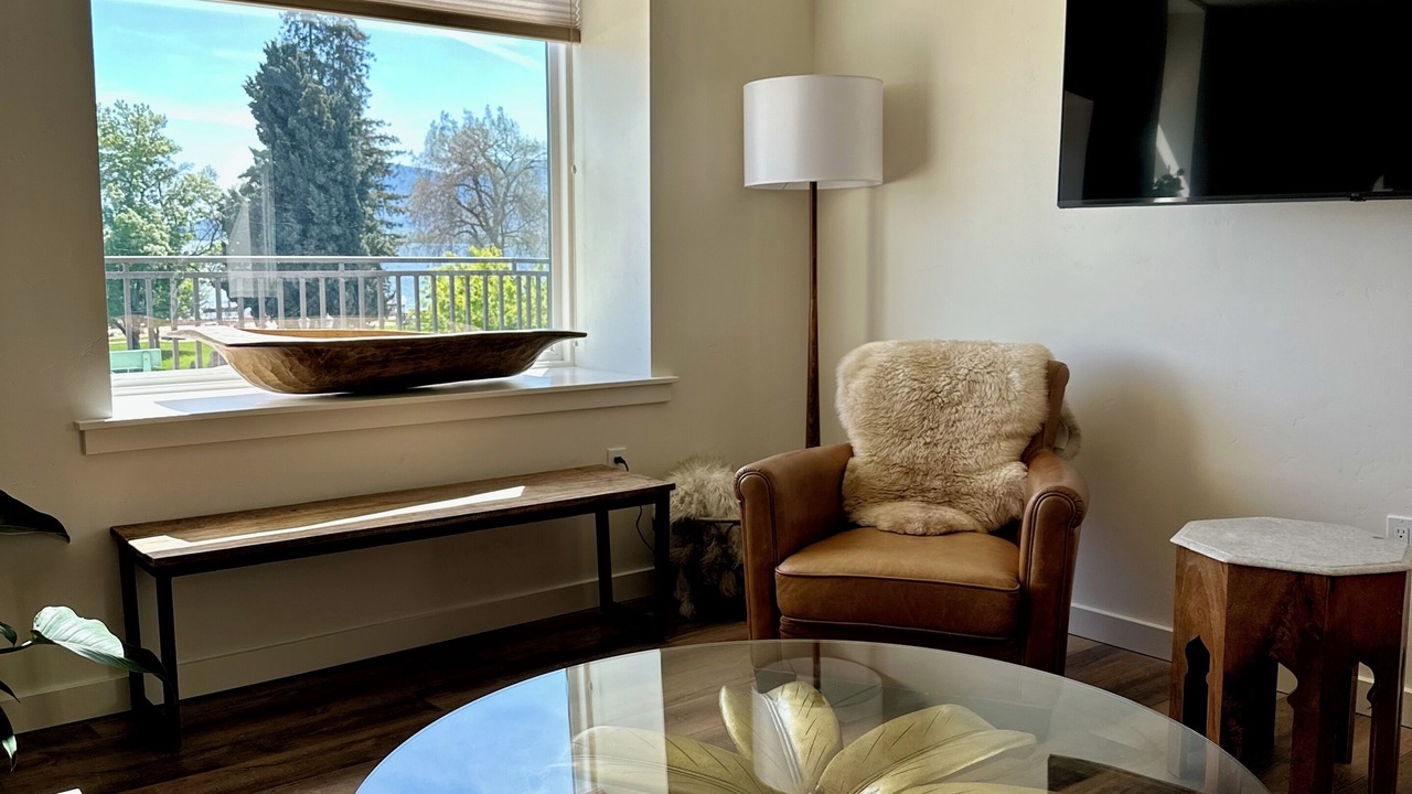 Photo of Livingroom in Lakeport