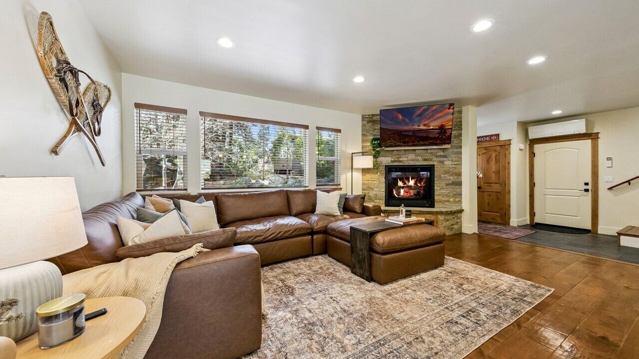 Photo of Livingroom in Tahoe Village