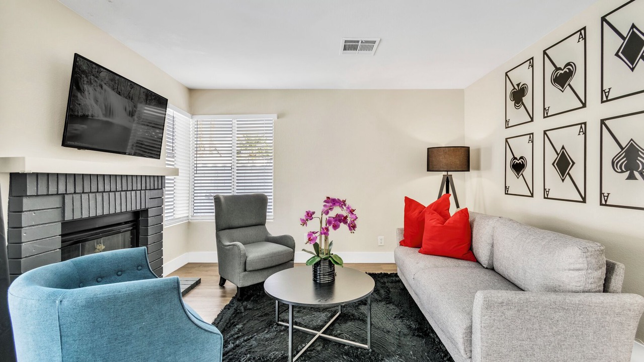 Photo of Livingroom in Spring Valley