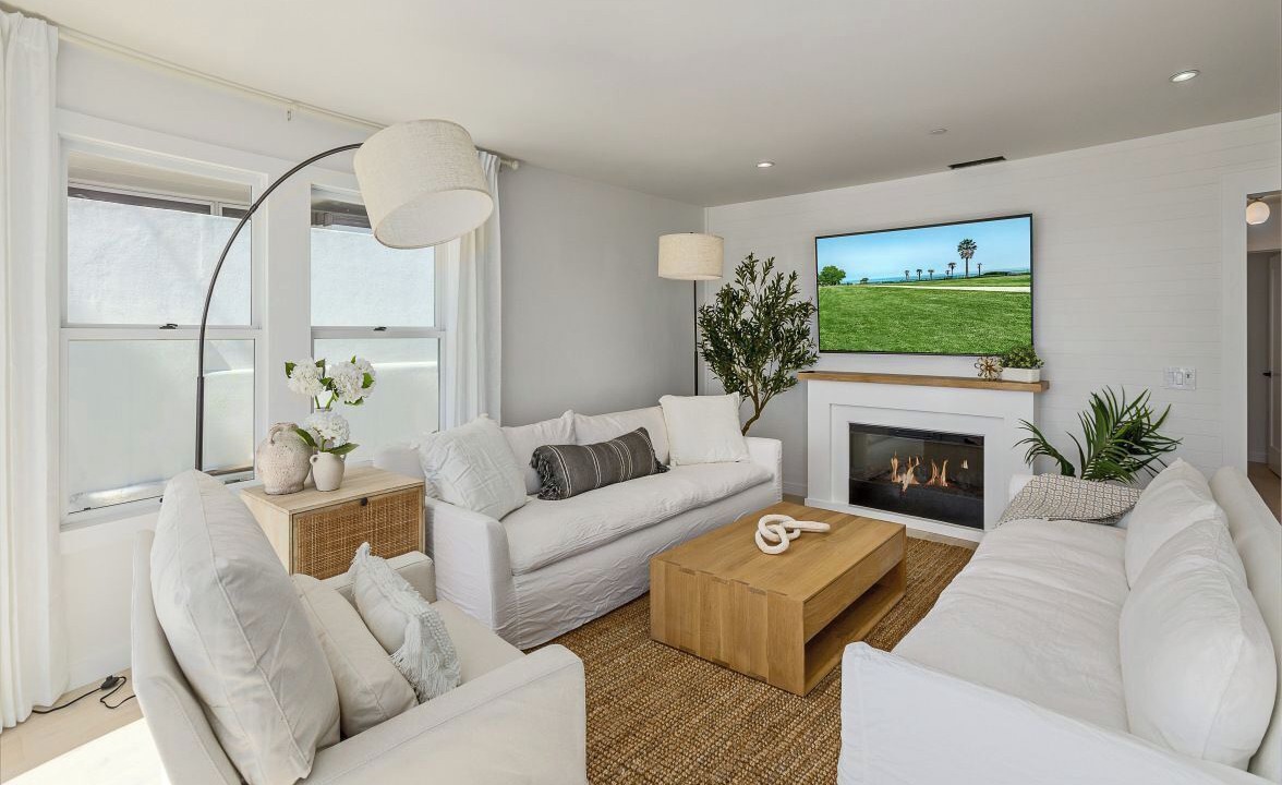 Photo of Livingroom in East Mesa