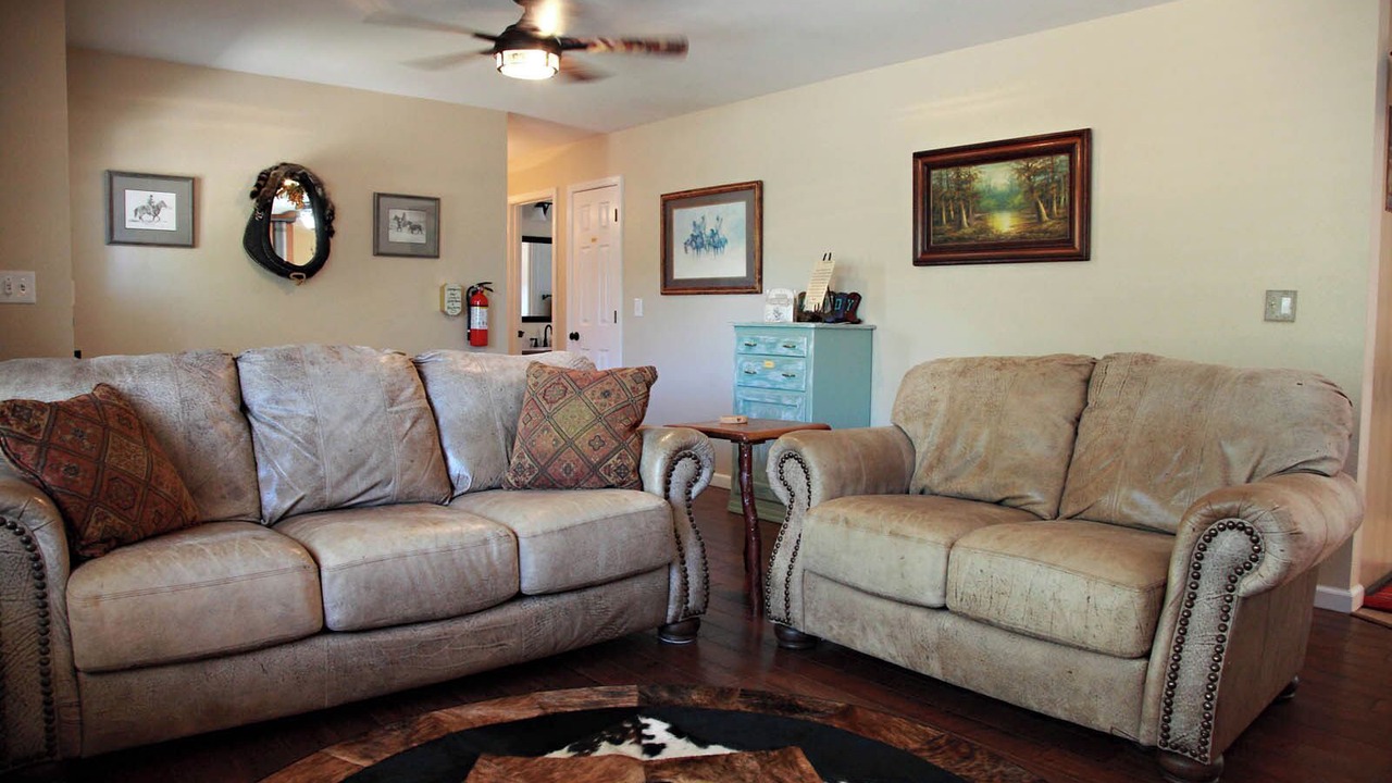 Photo of Livingroom in Coarsegold