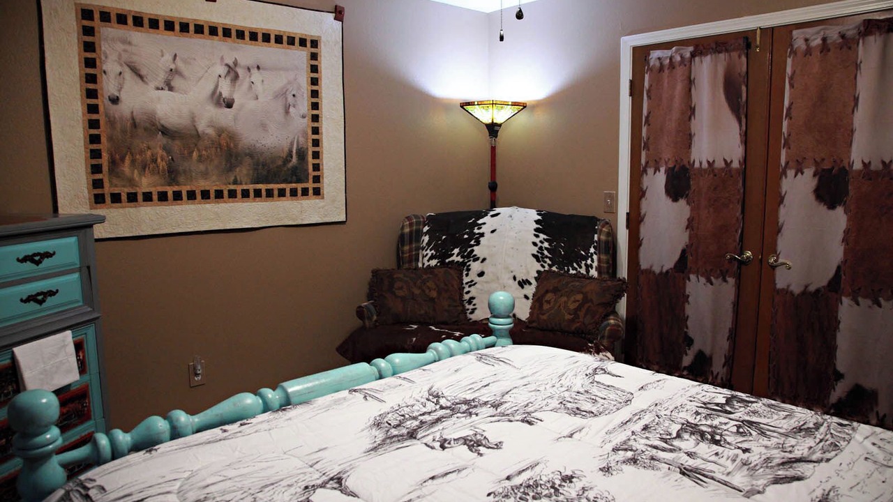 Photo of Bedroom in Coarsegold