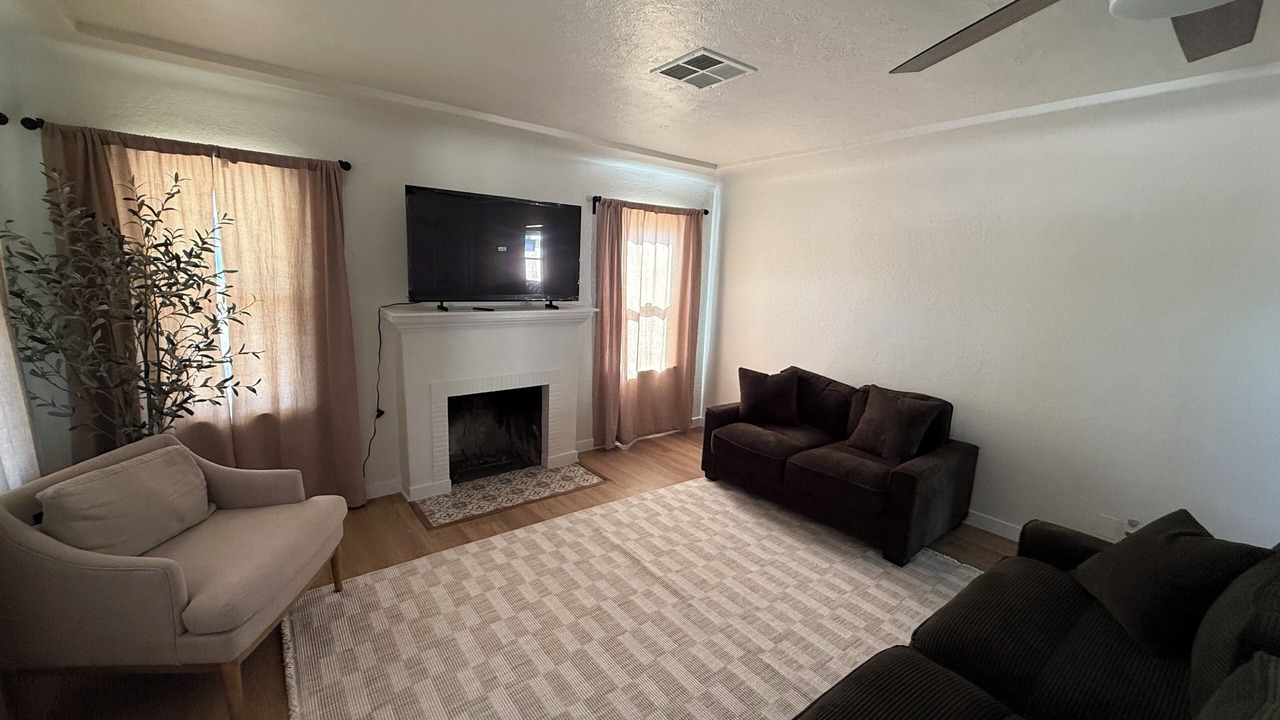 Photo of Livingroom in Bakersfield