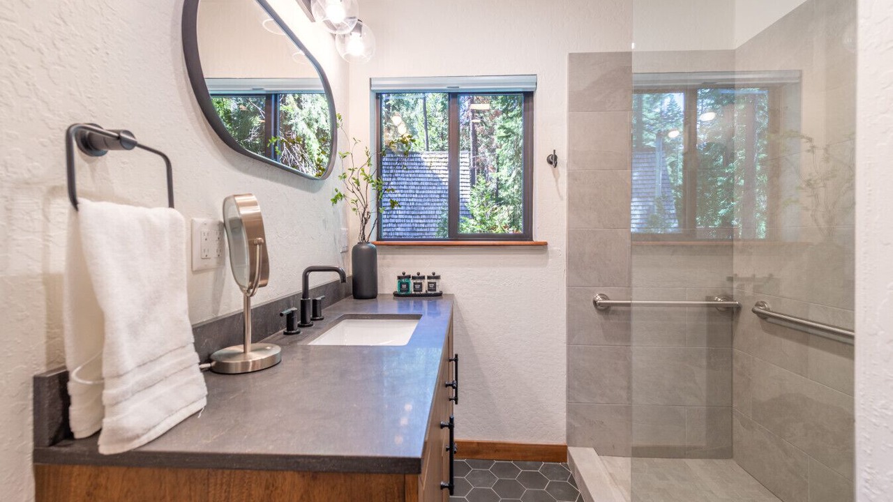 Photo of Bathroom in Sunnyside