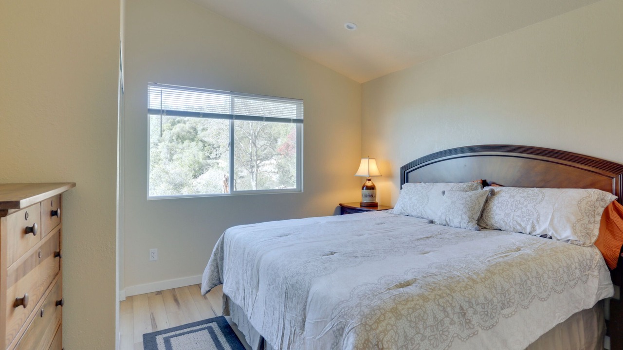 Photo of Bedroom in Yosemite Forks
