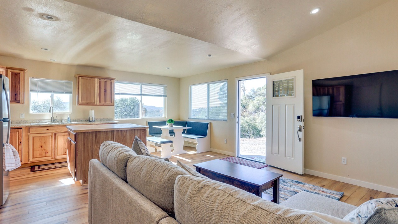 Photo of Livingroom in Yosemite Forks