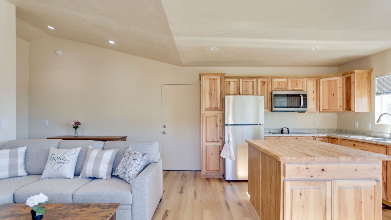 Photo of Livingroom in Yosemite Forks