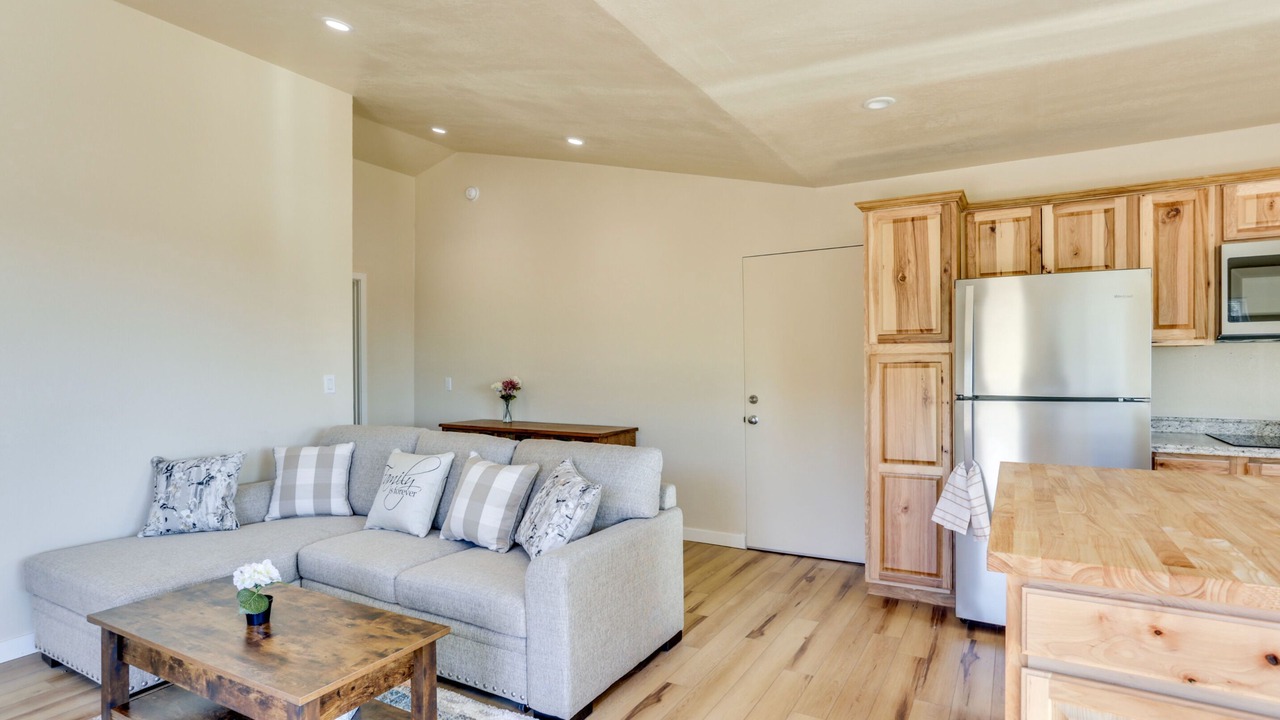 Photo of Livingroom in Yosemite Forks