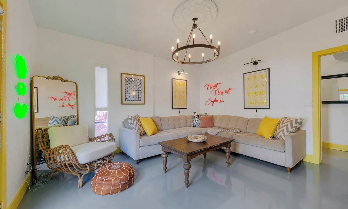 Photo of Livingroom in Tahquitz River Estates