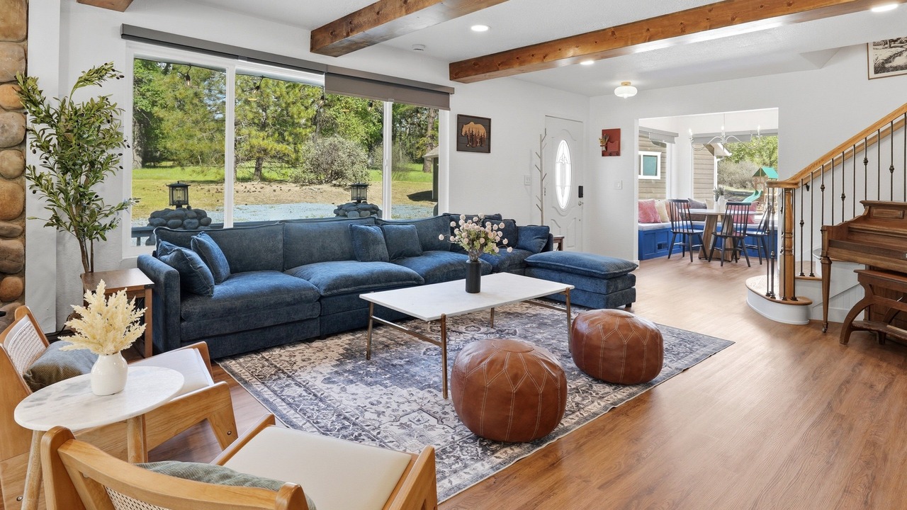 Photo of Livingroom in Oakhurst